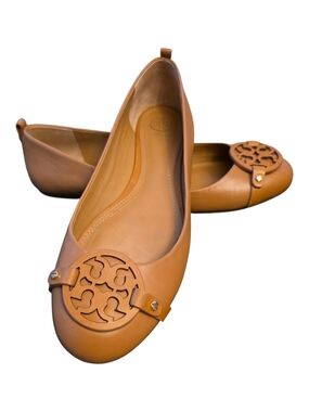 Tory Burch Gabriel Cognac Leather Classic Ballet Flats in sz 9.5 Logo Medallion